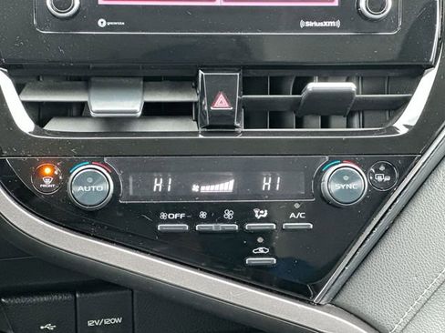 Used 2023 Toyota Camry SE image 18