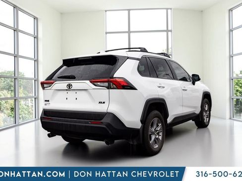 Used 2025 Toyota RAV4 XLE FWD image 21