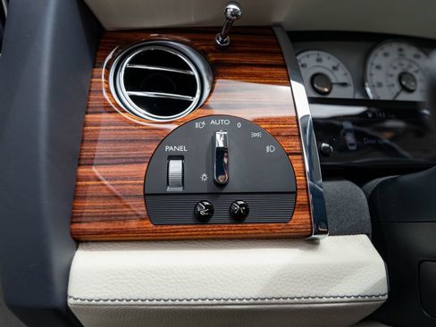 Used 2013 Rolls-Royce Ghost RWD image 22