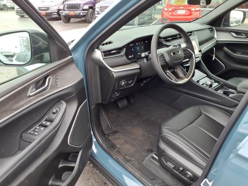 New 2026 Jeep Grand Cherokee Limited AWD/4WD image 6