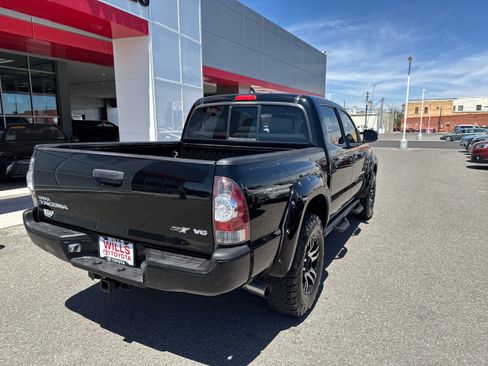 Used 2014 Toyota Tacoma 4x4 Double Cab w/ TRD Sport Package image 4