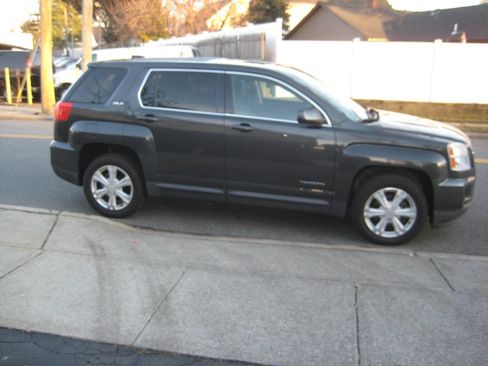 Used 2017 GMC Terrain SLE image 4