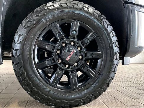 Used 2026 GMC Sierra 2500 AT4 w/ Technology Package AWD/4WD image 34