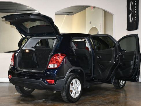 Used 2021 Chevrolet Trax LS w/ Tint and Cruise Package image 91