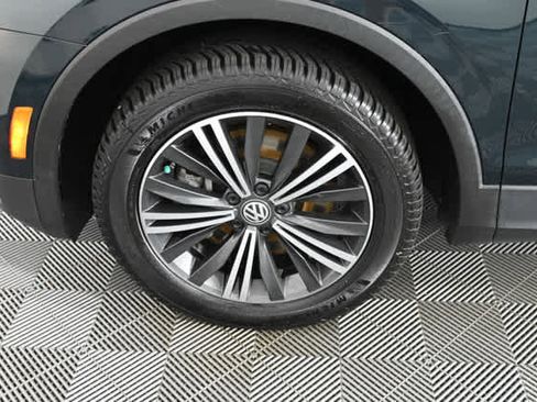 Used 2019 Volkswagen Tiguan SEL image 30