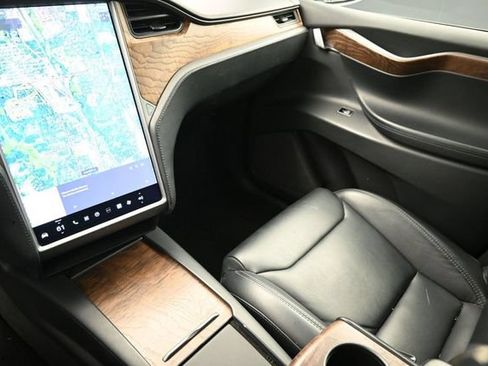 Used 2018 Tesla Model X 100D AWD/4WD image 19