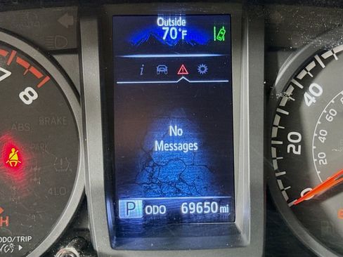 Used 2022 Toyota Tacoma SR RWD image 9