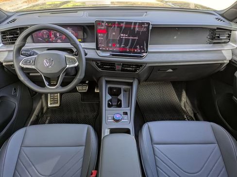 New 2026 Volkswagen Tiguan SE R-Line image 16