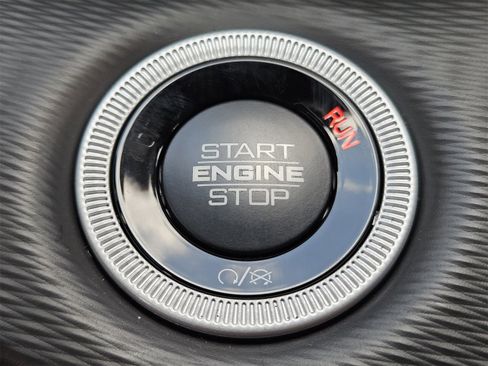 New 2025 Jeep Grand Cherokee Altitude image 20