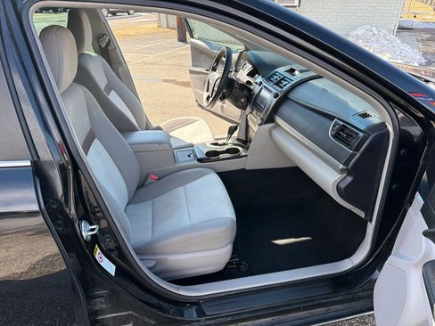 Used 2012 Toyota Camry LE image 23