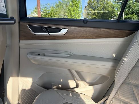 New 2026 Volkswagen Atlas SE image 25