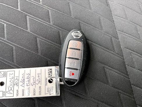 Used 2021 Nissan Kicks SV image 35
