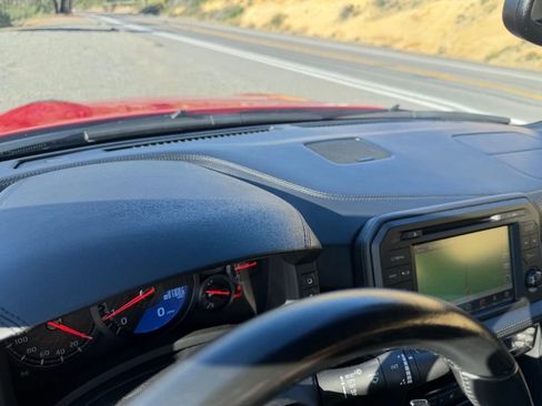 Used 2019 Nissan GT-R Premium image 11