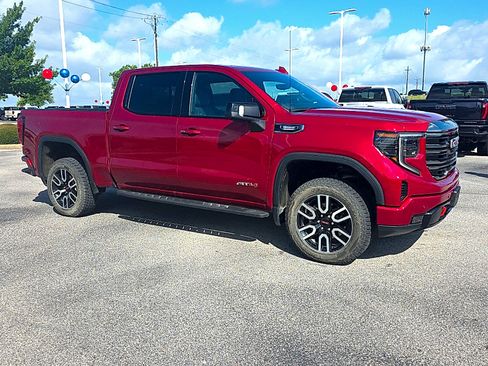 Used 2024 GMC Sierra 1500 AT4 w/ Technology Package AWD/4WD image 9