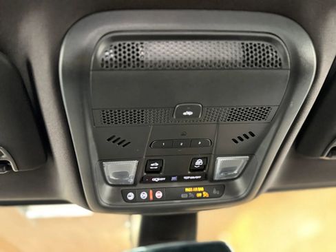 Used 2022 Cadillac XT5 Premium Luxury image 38