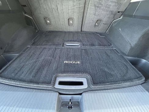 Used 2021 Nissan Rogue SL w/ Premium Package image 17