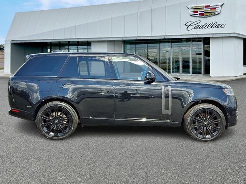 Used 2023 Land Rover Range Rover SE AWD/4WD image 7