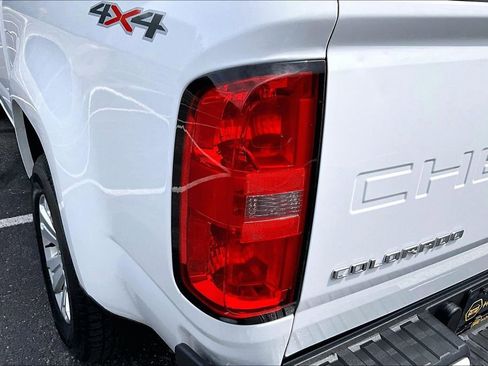 Used 2022 Chevrolet Colorado LT w/ Fleet Safety Package AWD/4WD image 24