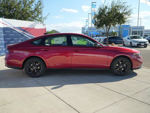 New 2025 Honda Accord SE image 4
