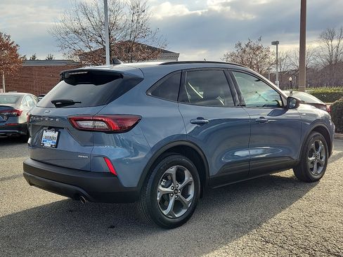 Used 2025 Ford Escape ST-Line w/ Cold Weather Package image 4