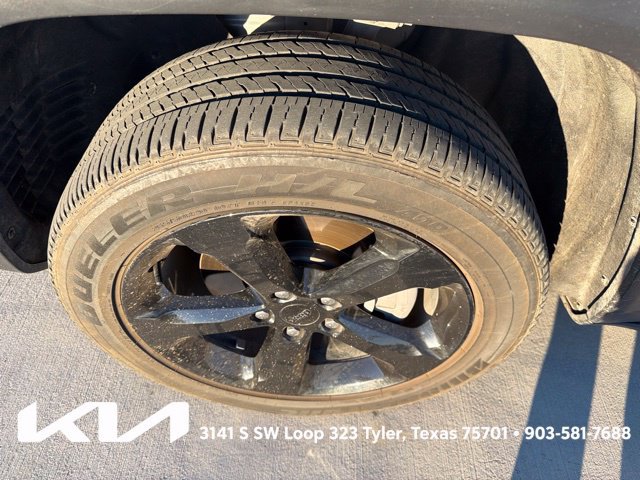 Used 2023 Jeep Grand Cherokee L Laredo AWD/4WD image 4