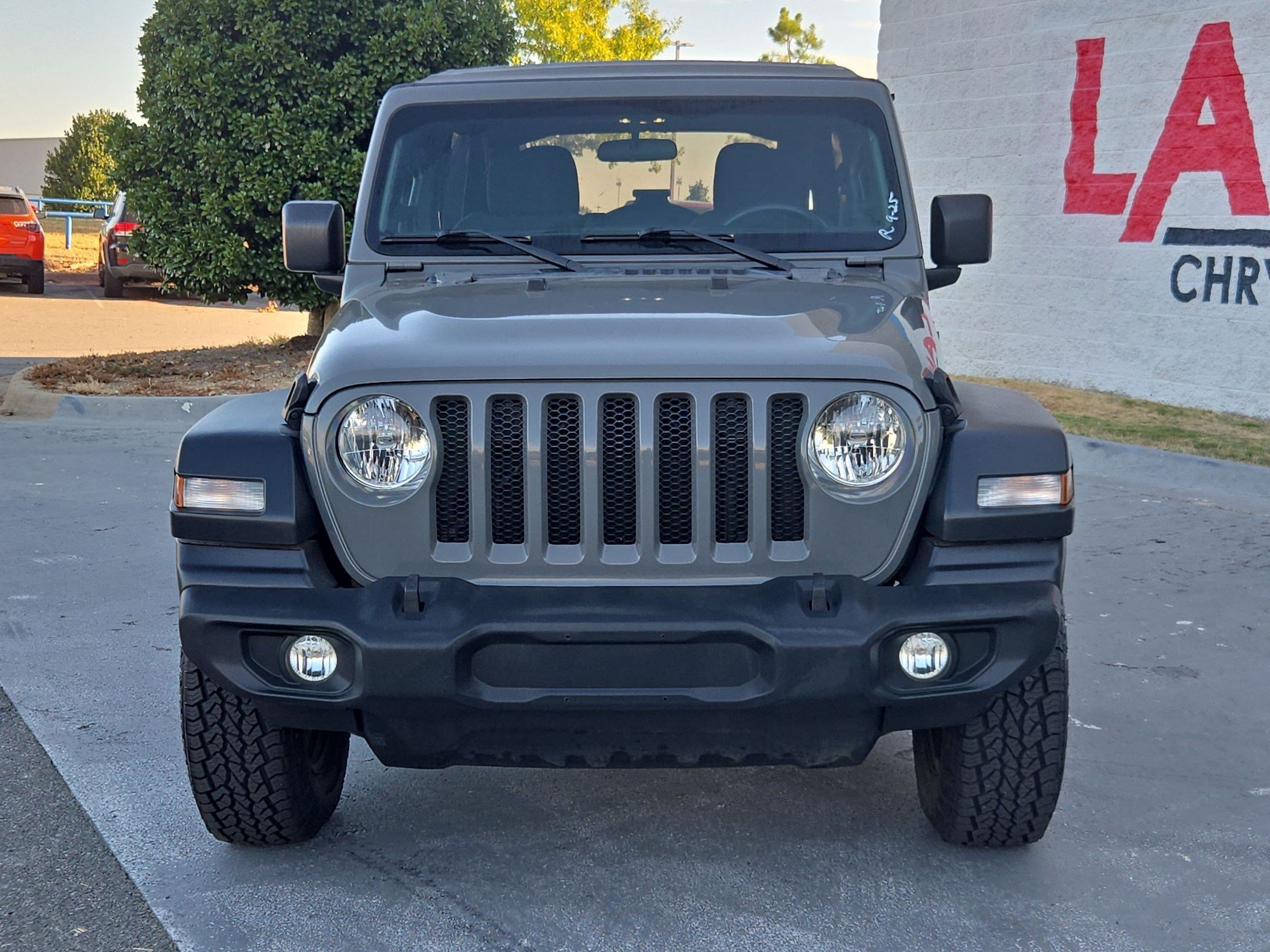 Used 2023 Jeep Wrangler Unlimited Sport AWD/4WD image 2