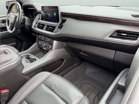 Used 2022 Chevrolet Tahoe LT w/ Luxury Package image 2