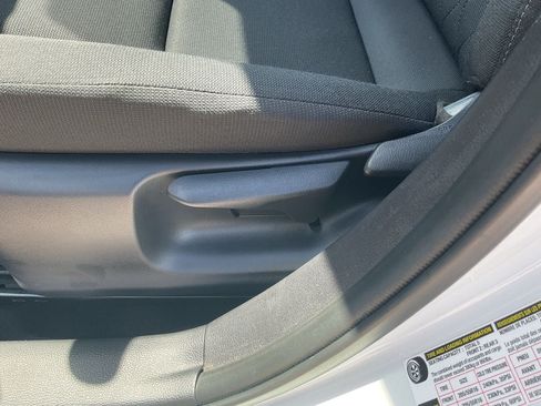 Used 2025 Toyota Corolla LE FWD image 18