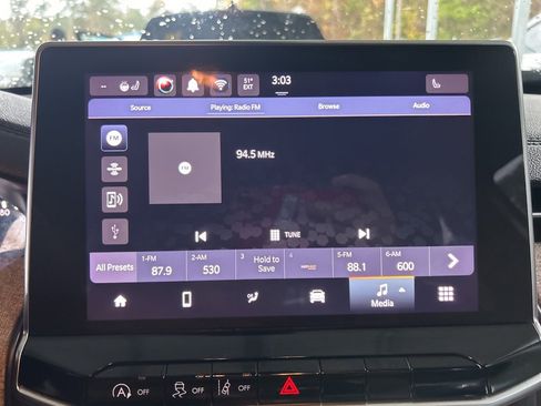 Used 2024 Jeep Compass Latitude image 6