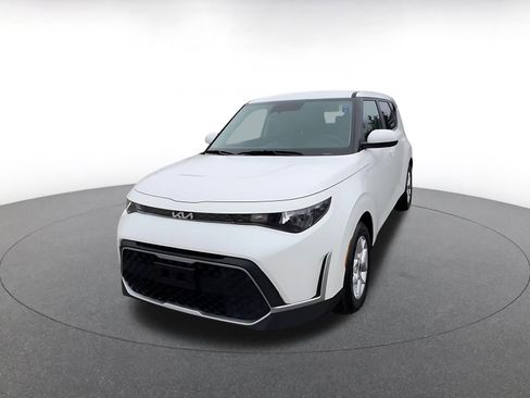 Used 2025 Kia Soul LX w/ LX Technology Package image 7