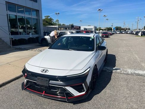 Used 2025 Hyundai Elantra N FWD image 7