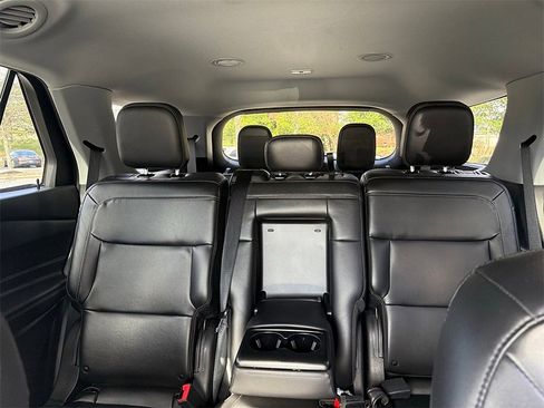 Used 2023 Ford Explorer XLT w/ Equipment Group 202A image 25