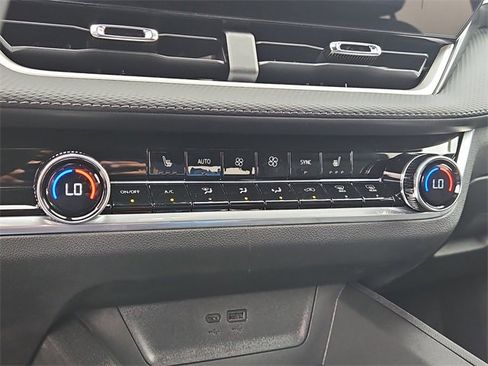 New 2026 Chevrolet Equinox LT w/ Convenience Package II image 26