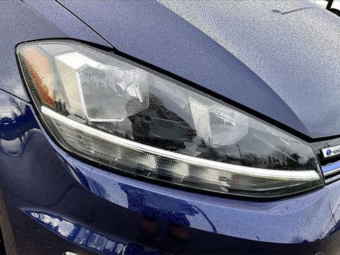 Used 2019 Volkswagen e-Golf SE image 28