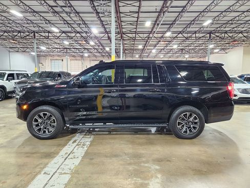 Used 2023 Chevrolet Suburban Z71 w/ Luxury Package AWD/4WD image 7