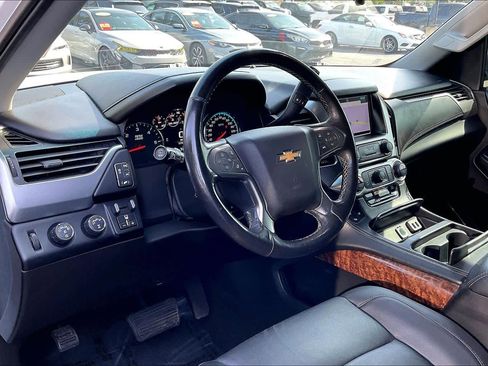 Used 2017 Chevrolet Suburban Premier image 13