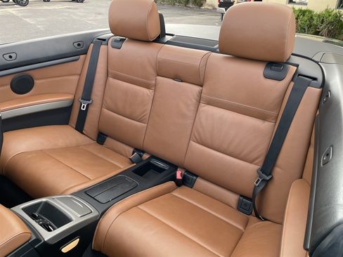 Used 2013 BMW 335i Convertible image 24