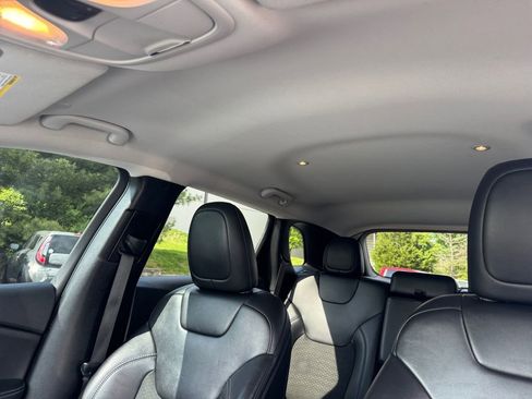 Used 2020 Jeep Cherokee Latitude Plus FWD image 13
