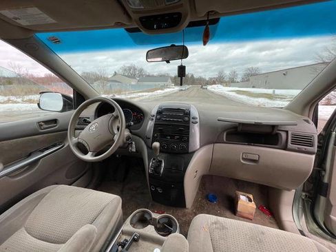 Used 2009 Toyota Sienna CE image 27