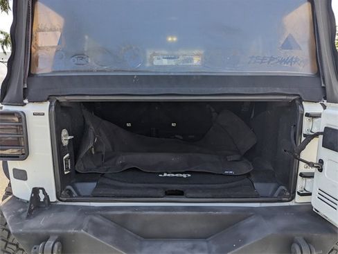 Used 2017 Jeep Wrangler Unlimited Sahara w/ Connectivity Group image 12