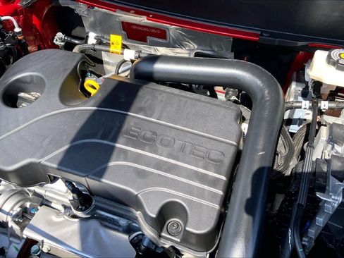 Used 2025 Chevrolet Equinox ACTIV w/ Safety and Technology Package FWD image 33