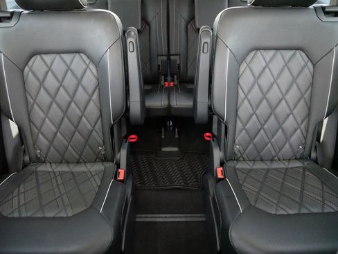 Certified 2024 Volkswagen Atlas SEL Premium R-Line image 13