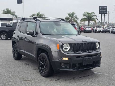 Used 2016 Jeep Renegade Latitude image 3
