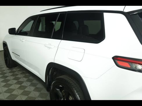 Used 2023 Jeep Grand Cherokee L Laredo AWD/4WD image 19