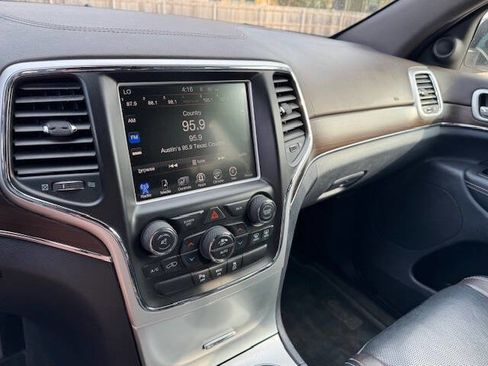 Used 2015 Jeep Grand Cherokee Overland AWD/4WD image 54