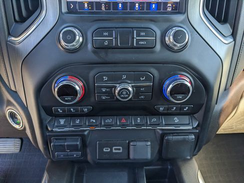 Used 2022 GMC Sierra 2500 Denali image 27