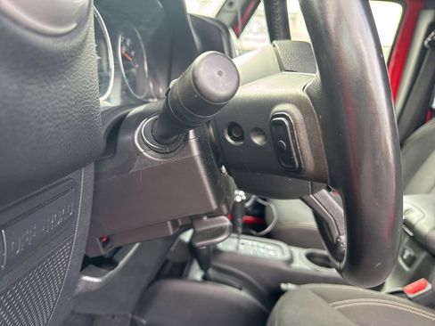 Used 2016 Jeep Wrangler Unlimited Rubicon w/ Connectivity Group image 64