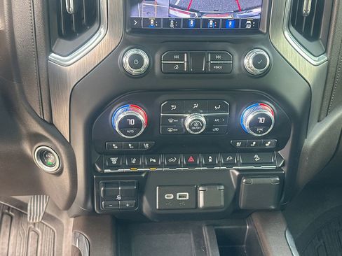 Used 2020 GMC Sierra 2500 Denali w/ Denali Ultimate Package image 29