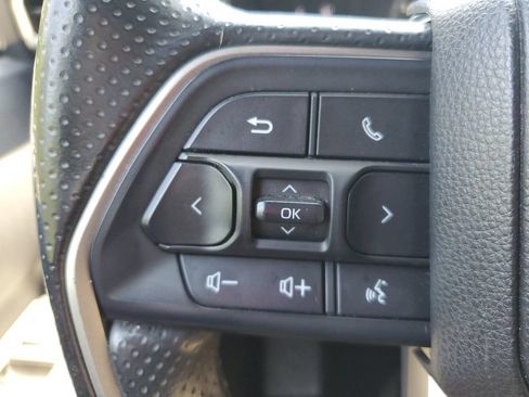 Used 2025 Toyota 4Runner SR5 AWD/4WD image 26