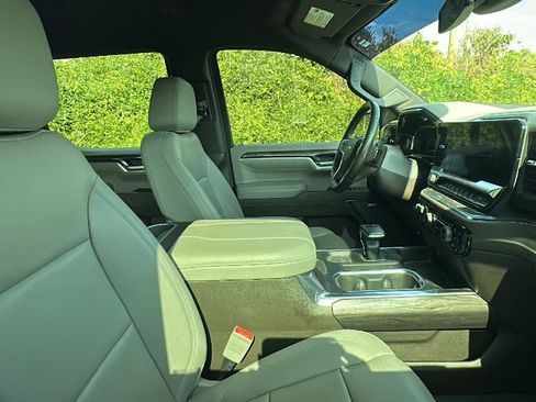 Used 2023 Chevrolet Silverado 1500 LTZ AWD/4WD image 12
